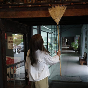 Baan Boon - Cobweb Broom Natural