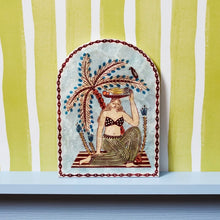 Jones & Co - Banana Moon Arch
