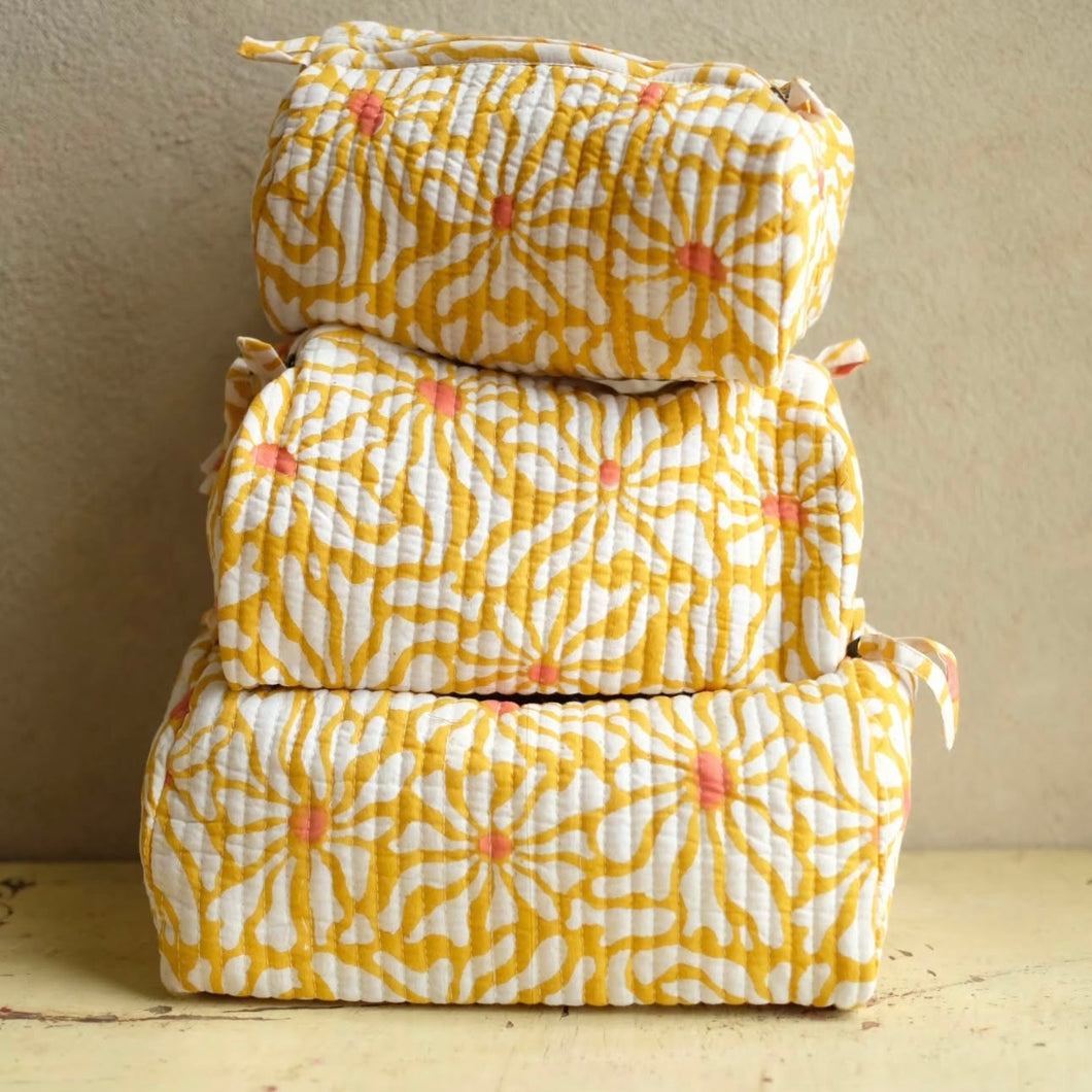 Padded Bath Bag - Daisy